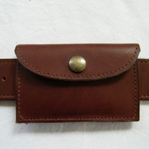 Porte-cartes artisanal en cuir marron fabriqué en France